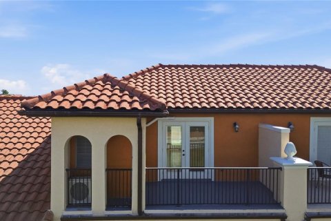 Touwnhouse à vendre à Lake Mary, Floride: 4 chambres, 221.2 m2 № 2437198 - photo 12