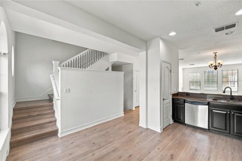 Touwnhouse à vendre à Lake Mary, Floride: 4 chambres, 221.2 m2 № 2437198 - photo 25
