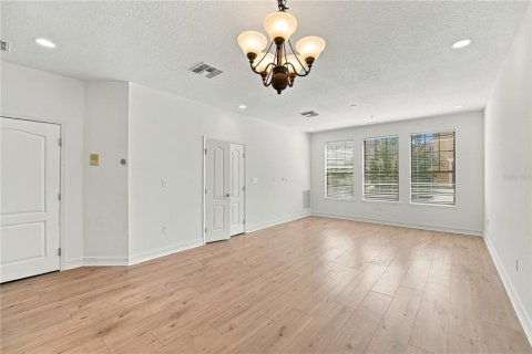 Touwnhouse à vendre à Lake Mary, Floride: 4 chambres, 221.2 m2 № 2437198 - photo 24