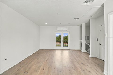 Touwnhouse à vendre à Lake Mary, Floride: 4 chambres, 221.2 m2 № 2437198 - photo 21