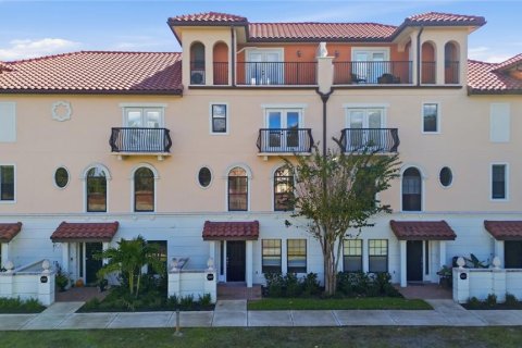 Touwnhouse à vendre à Lake Mary, Floride: 4 chambres, 221.2 m2 № 2437198 - photo 2