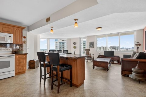 Copropriété à vendre à Miami Beach, Floride: 2 chambres, 135.17 m2 № 2186047 - photo 4