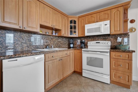 Copropriété à vendre à Miami Beach, Floride: 2 chambres, 135.17 m2 № 2186047 - photo 8
