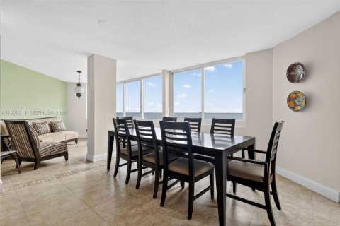 Copropriété à vendre à Miami Beach, Floride: 2 chambres, 135.17 m2 № 2186047 - photo 13