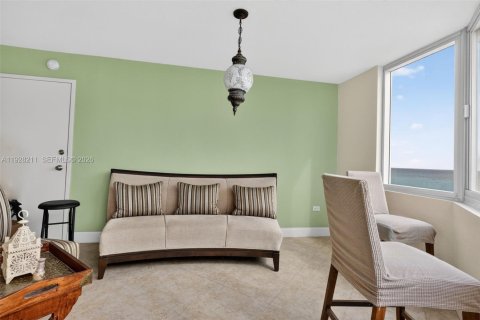 Copropriété à vendre à Miami Beach, Floride: 2 chambres, 135.17 m2 № 2186047 - photo 14