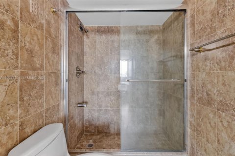 Copropriété à vendre à Miami Beach, Floride: 2 chambres, 135.17 m2 № 2186047 - photo 23