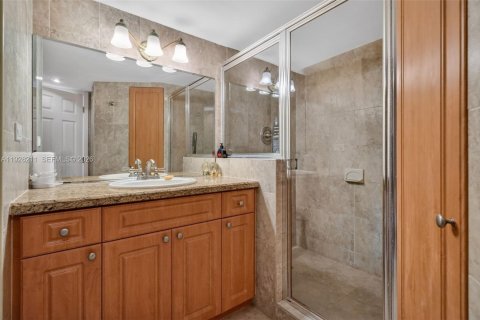 Copropriété à vendre à Miami Beach, Floride: 2 chambres, 135.17 m2 № 2186047 - photo 16