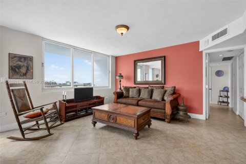 Copropriété à vendre à Miami Beach, Floride: 2 chambres, 135.17 m2 № 2186047 - photo 12