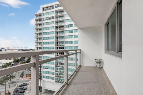Copropriété à vendre à Miami Beach, Floride: 2 chambres, 135.17 m2 № 2186047 - photo 24