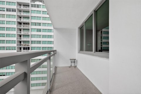 Copropriété à vendre à Miami Beach, Floride: 2 chambres, 135.17 m2 № 2186047 - photo 25