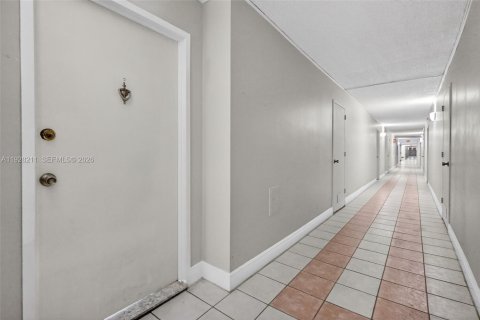 Copropriété à vendre à Miami Beach, Floride: 2 chambres, 135.17 m2 № 2186047 - photo 3