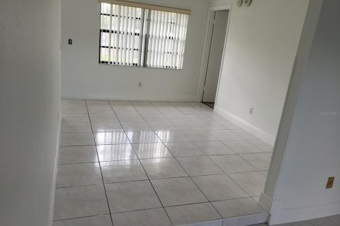 Casa en alquiler en Orlando, Florida, 3 dormitorios, 155.52 m2 № 1839979 - foto 4