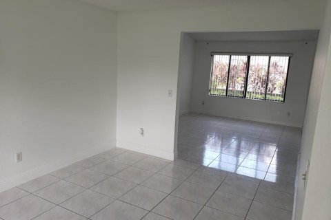 Casa en alquiler en Orlando, Florida, 3 dormitorios, 155.52 m2 № 1839979 - foto 2