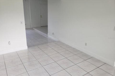 Casa en alquiler en Orlando, Florida, 3 dormitorios, 155.52 m2 № 1839979 - foto 3