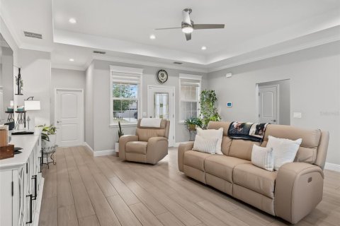 House in Oxford, Florida 3 bedrooms, 152.73 sq.m. № 2215818 - photo 7