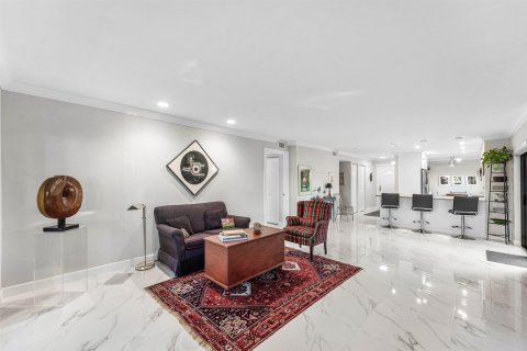 Condo in Boynton Beach, Florida, 3 bedrooms № 2399980 - photo 12