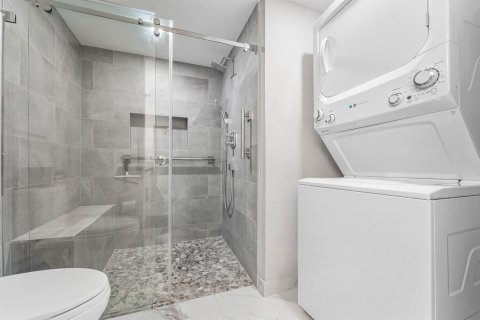 Condo in Boynton Beach, Florida, 3 bedrooms № 2399980 - photo 23