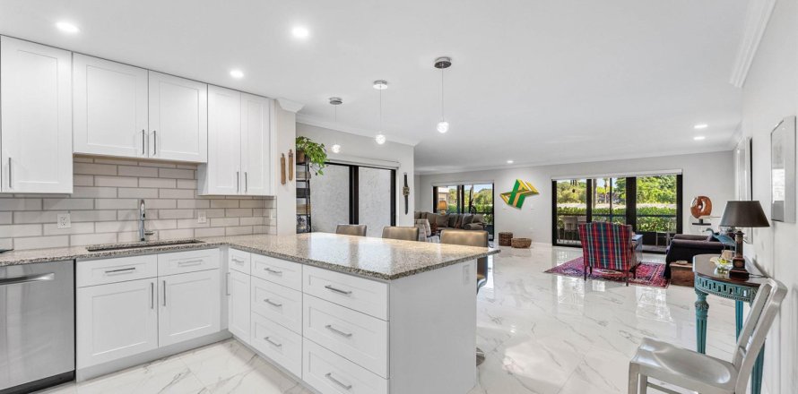 Condo in Boynton Beach, Florida, 3 bedrooms № 2399980