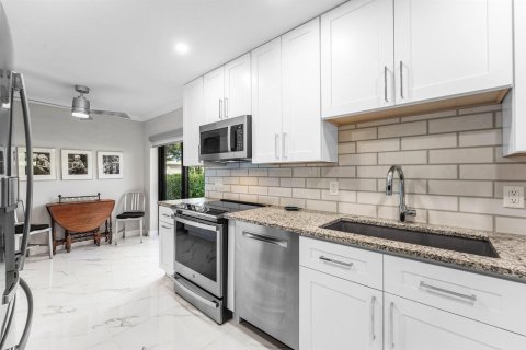 Condo in Boynton Beach, Florida, 3 bedrooms № 2399980 - photo 7