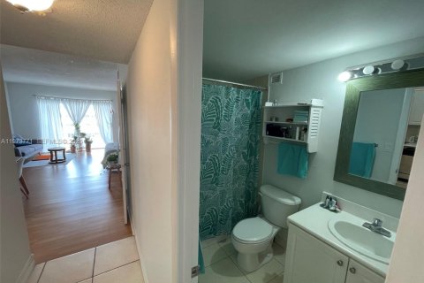 Copropriété à vendre à North Bay Village, Floride: 49.33 m2 № 2038350 - photo 12