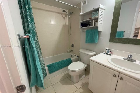 Copropriété à vendre à North Bay Village, Floride: 49.33 m2 № 2038350 - photo 13