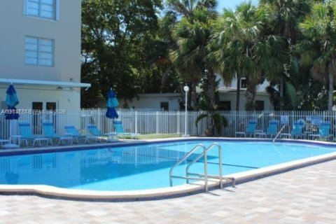 Copropriété à vendre à North Bay Village, Floride: 49.33 m2 № 2038350 - photo 16