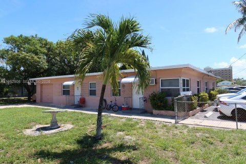 Propiedad comercial en venta en Hallandale Beach, Florida № 2054636 - foto 6