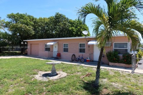 Propiedad comercial en venta en Hallandale Beach, Florida № 2054636 - foto 4