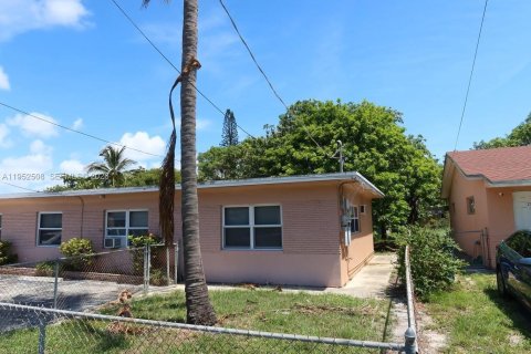 Propiedad comercial en venta en Hallandale Beach, Florida № 2054636 - foto 10