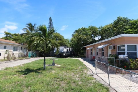 Propiedad comercial en venta en Hallandale Beach, Florida № 2054636 - foto 5
