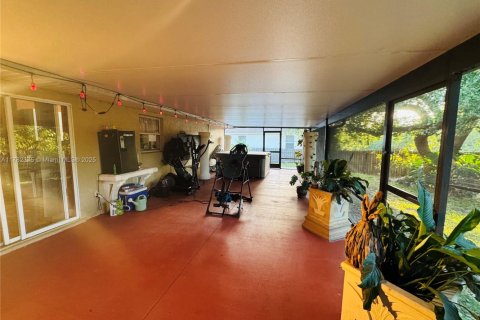 Casa en venta en Lehigh Acres, Florida, 3 dormitorios № 1698917 - foto 4