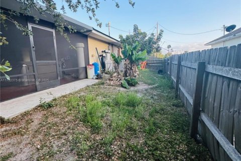 Casa en venta en Lehigh Acres, Florida, 3 dormitorios № 1698917 - foto 6