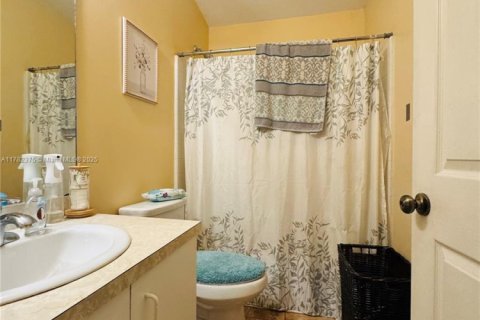 Casa en venta en Lehigh Acres, Florida, 3 dormitorios № 1698917 - foto 2