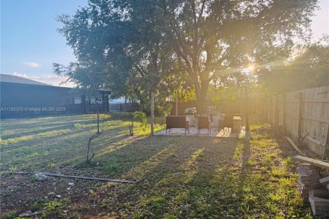 Casa en venta en Lehigh Acres, Florida, 3 dormitorios № 1698917 - foto 8