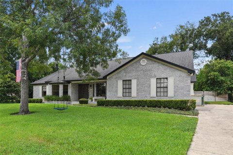 Villa ou maison à vendre à Maitland, Floride: 4 chambres, 274.99 m2 № 1840123 - photo 3