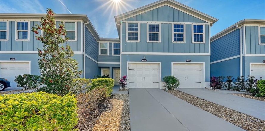 Townhouse in Bradenton, Florida 3 bedrooms, 132.94 sq.m. № 2155934