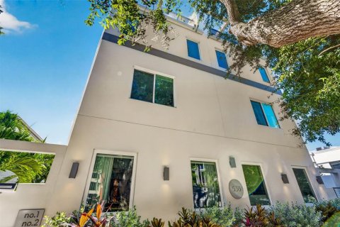 Copropriété à louer à Saint Petersburg, Floride: 3 chambres, 250.84 m2 № 2400358 - photo 2