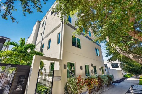 Condo à Saint Petersburg, Floride, 3 chambres  № 2400358