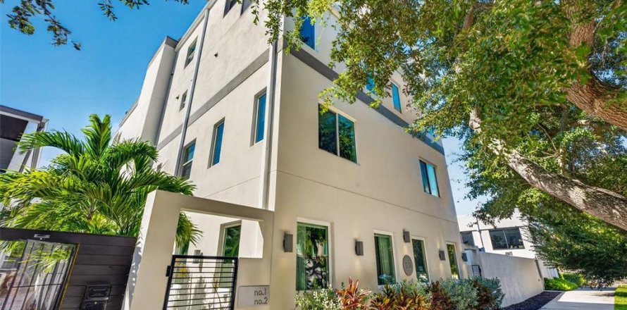 Condo à Saint Petersburg, Floride, 3 chambres  № 2400358