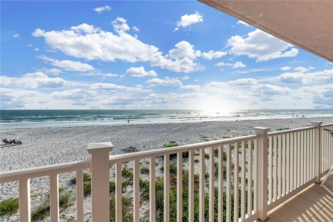 Condo in Bradenton Beach, Florida, 2 bedrooms  № 2232532 - photo 27