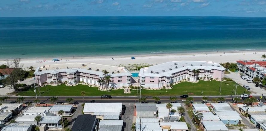 Condo in Bradenton Beach, Florida, 2 bedrooms  № 2232532