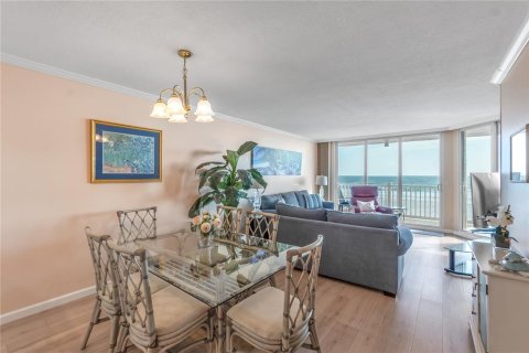 Condo in Bradenton Beach, Florida, 2 bedrooms  № 2232532 - photo 15