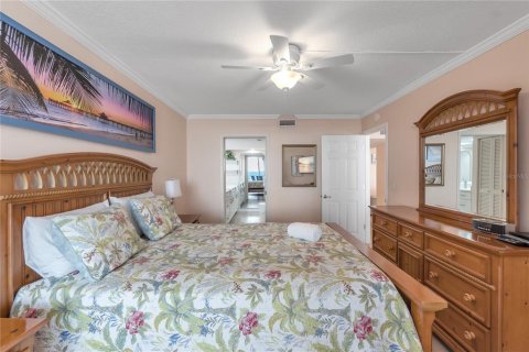 Condo in Bradenton Beach, Florida, 2 bedrooms  № 2232532 - photo 22