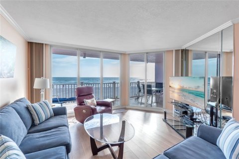 Condo in Bradenton Beach, Florida, 2 bedrooms  № 2232532 - photo 18