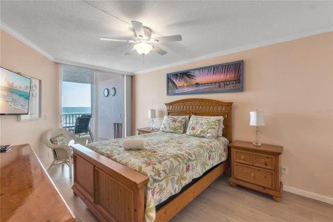 Condo in Bradenton Beach, Florida, 2 bedrooms  № 2232532 - photo 21
