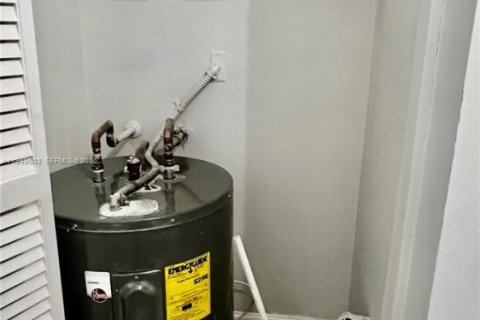 Condominio en alquiler en Coral Springs, Florida, 2 dormitorios, 93.46 m2 № 2005285 - foto 21