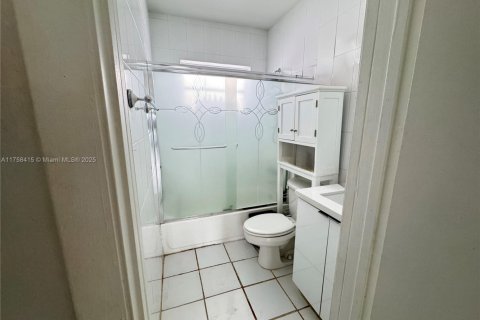 Copropriété à louer à Miami Beach, Floride: 1 chambre, 48.31 m2 № 1921070 - photo 14