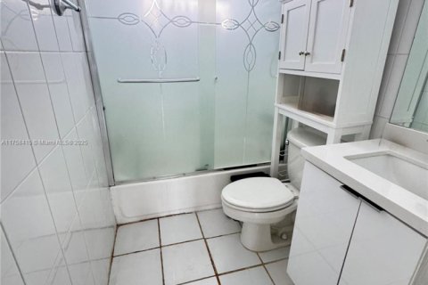 Copropriété à louer à Miami Beach, Floride: 1 chambre, 48.31 m2 № 1921070 - photo 15