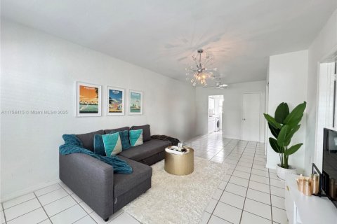 Copropriété à louer à Miami Beach, Floride: 1 chambre, 48.31 m2 № 1921070 - photo 7