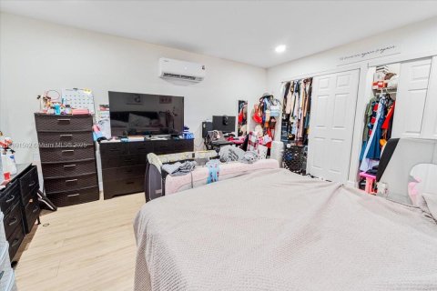 Casa en venta en West Park, Florida, 3 dormitorios, 130.99 m2 № 1946191 - foto 28
